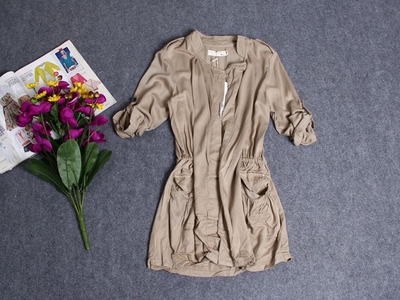 深圳一線品牌折扣服裝批發(fā) 洞悉市場(chǎng)新商機(jī)，把握服裝行業(yè)新藍(lán)海